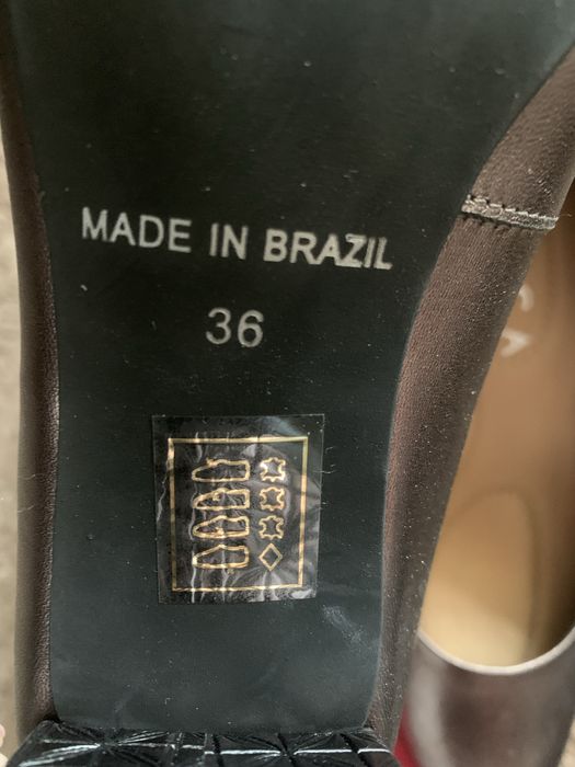 Pantofi piele eleganti, noi, nepurtati,in cutie