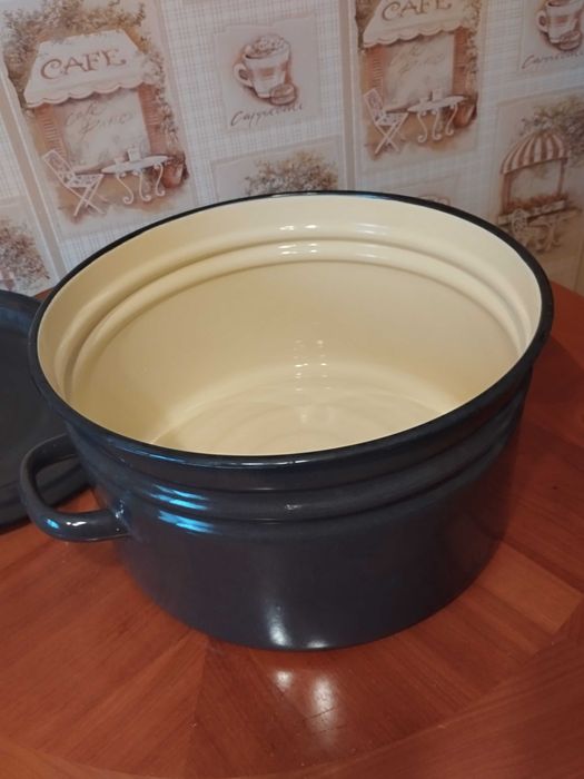 Продам кастрюлю на 25 литров