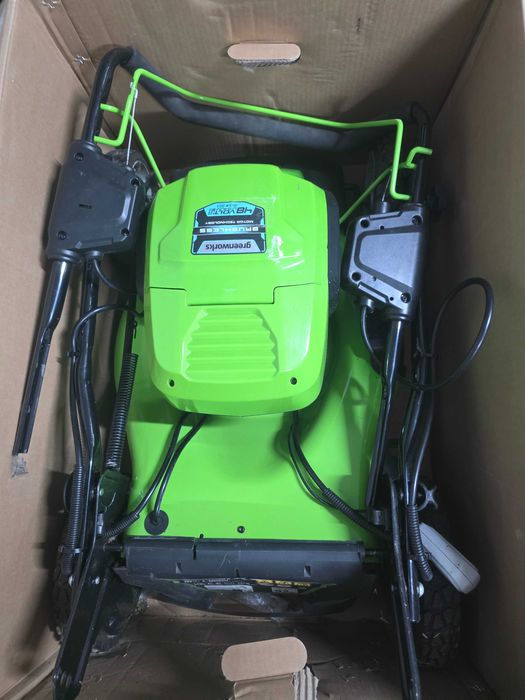 Masina de tuns iarba cu acumulator, GreenWorks