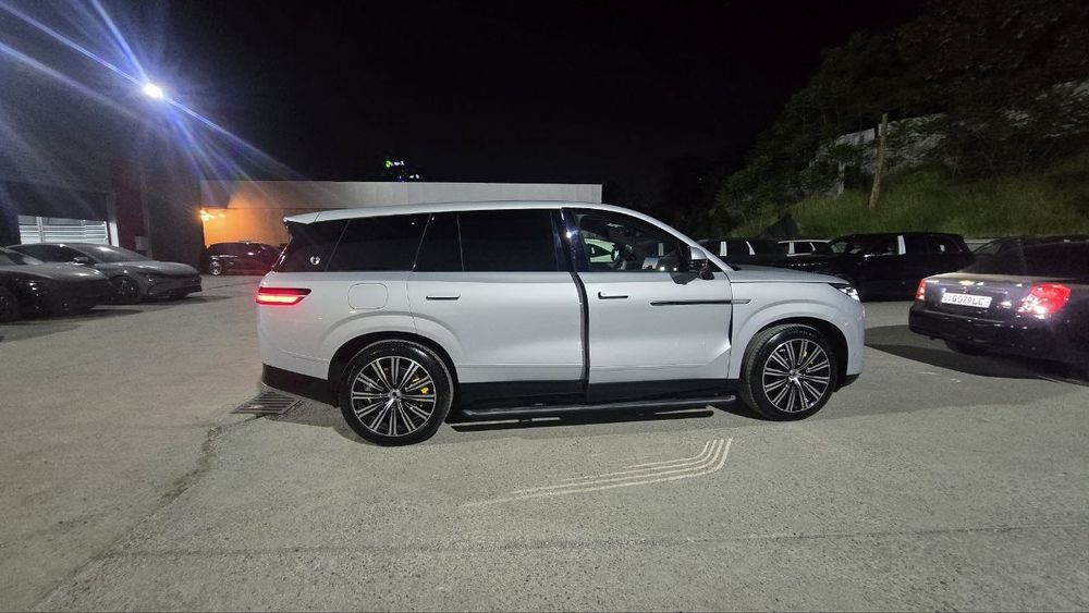 Denza N9 2026 madel pod zakaz.