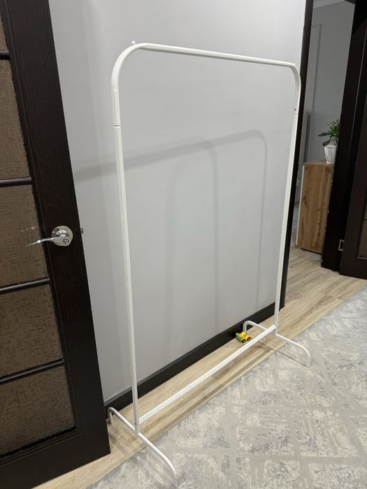 Напольная вешалка ikea