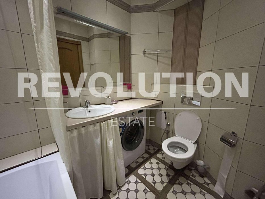 Тристаен апартамент в района на Бриз!