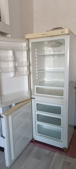 Продам холодильник