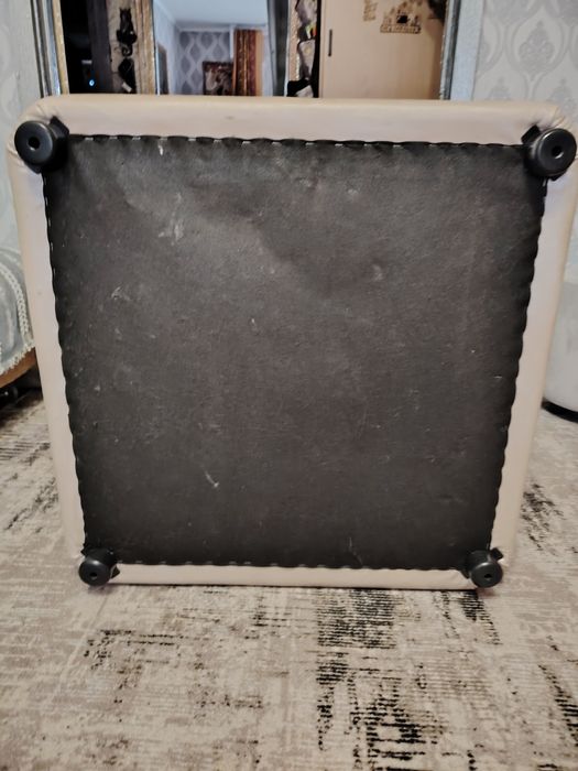 Продаю пуфик большой