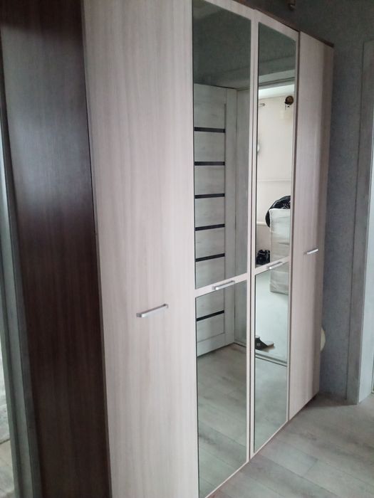 Шкаф четырех секционный