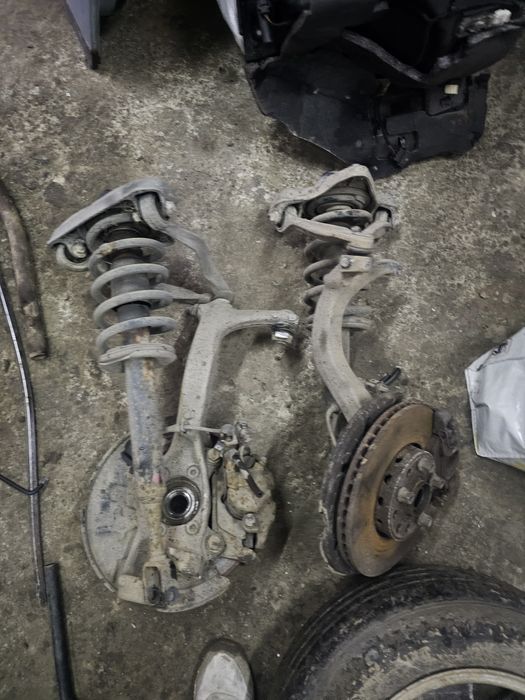 Brate amortizoare fuzeta disc etrier A4 B6 1.9