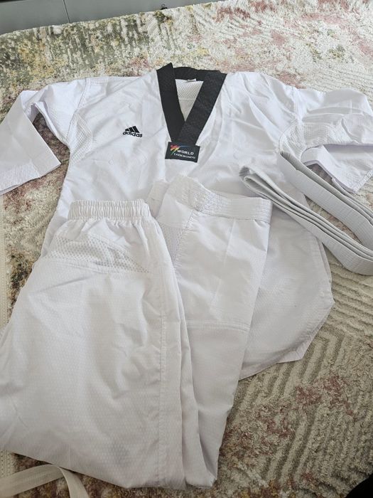 Продается форма на таеквандо