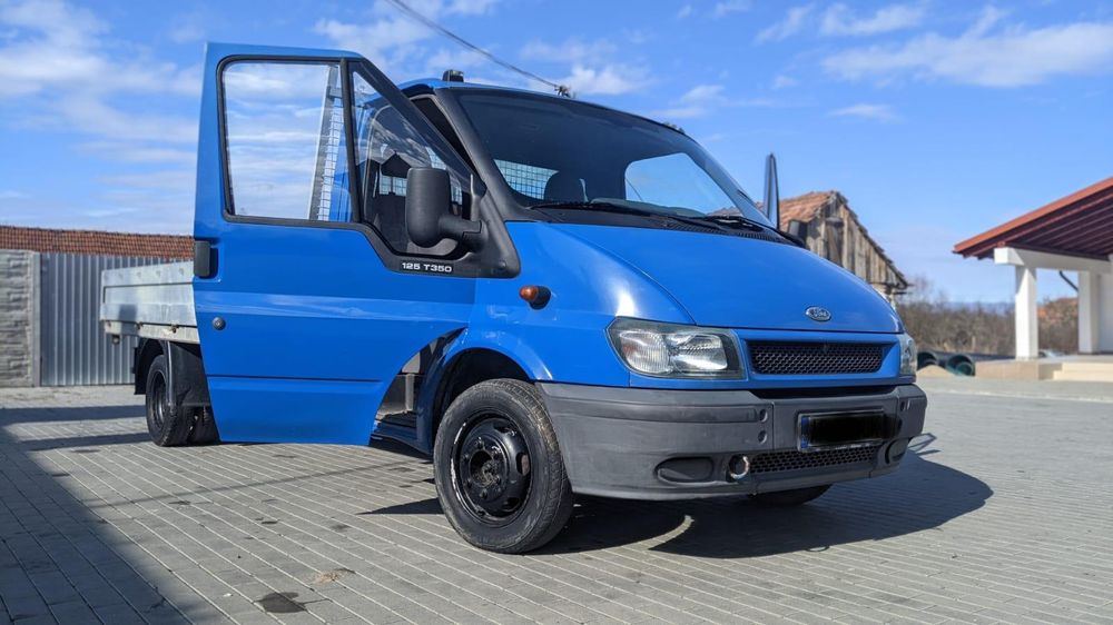 Camioneta Ford tranzit
