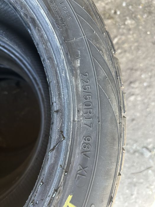 Vand caucicuri premiorri 225 50 R17