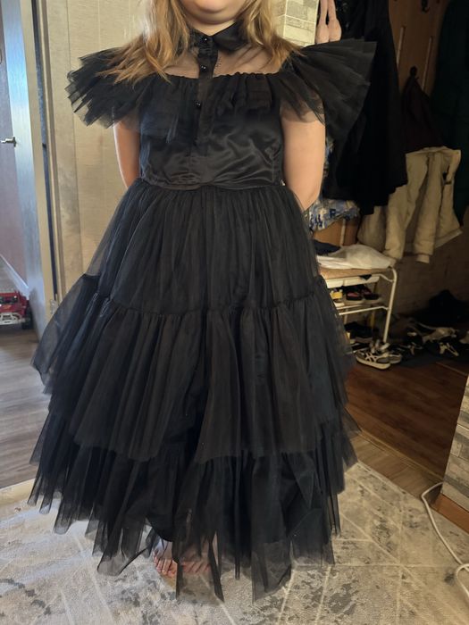 Платье уэнсдей