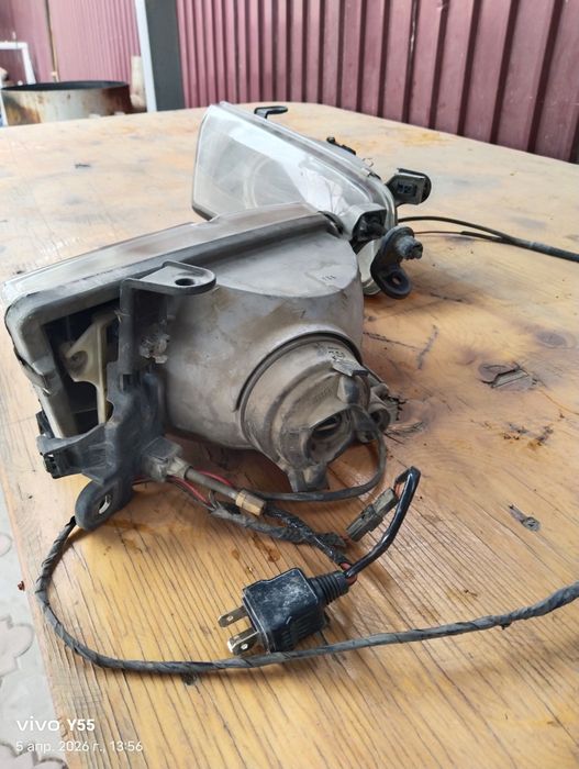 Фара Камри 20. Би лед