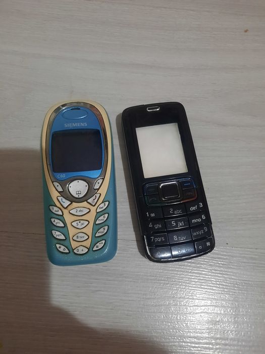 2 telefoane vechi pt colecționari