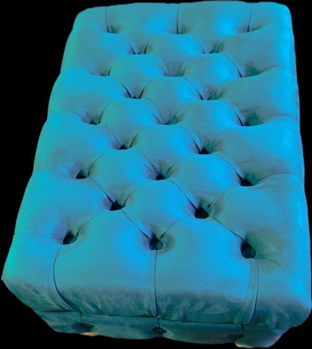 Пуф с каретной стяжкой