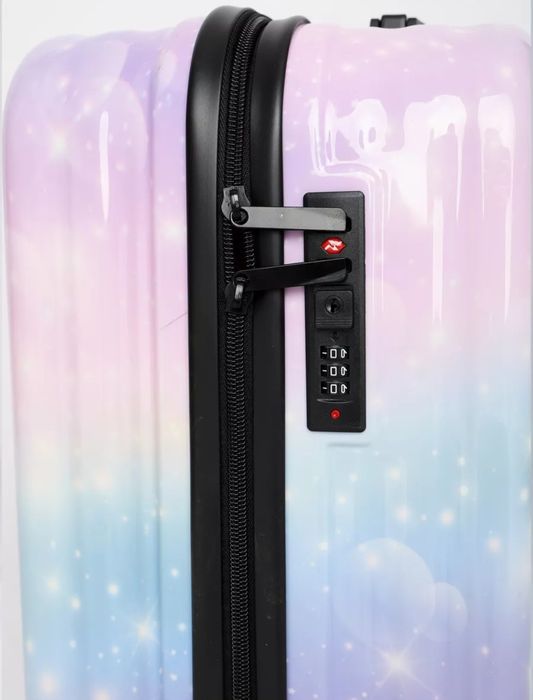 Чемодан для девочки с единорогом