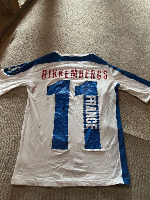 Vand tricouri de moda veche