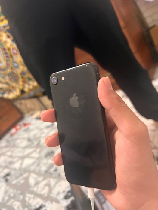 Iphone 7 sotiladi