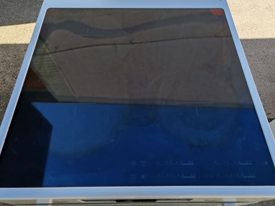 Свободно стояща печка с индукционни котлони Електролукс Elektrolux със само почистване Pirolise 2 години Гаранция!
