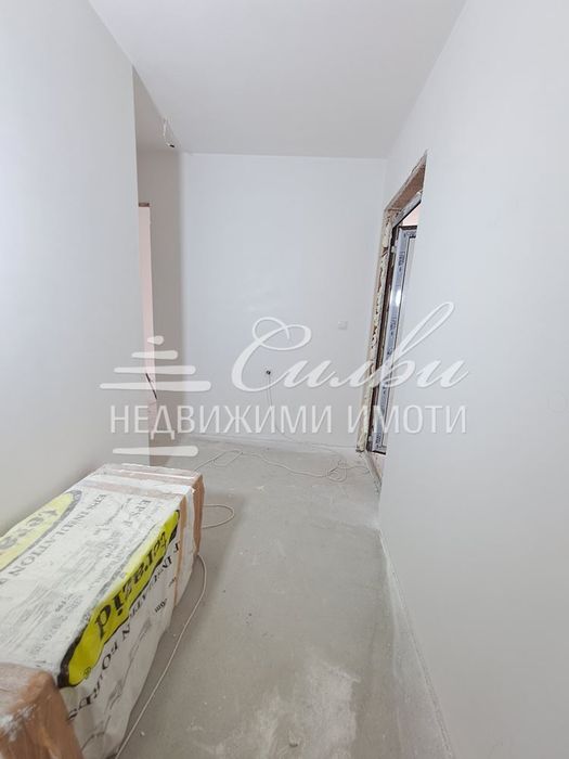 Продава се Тристаен апартамент в Шумен, 5-ти полк - 95 кв.м за 1474 €/кв.м - Снимка #6