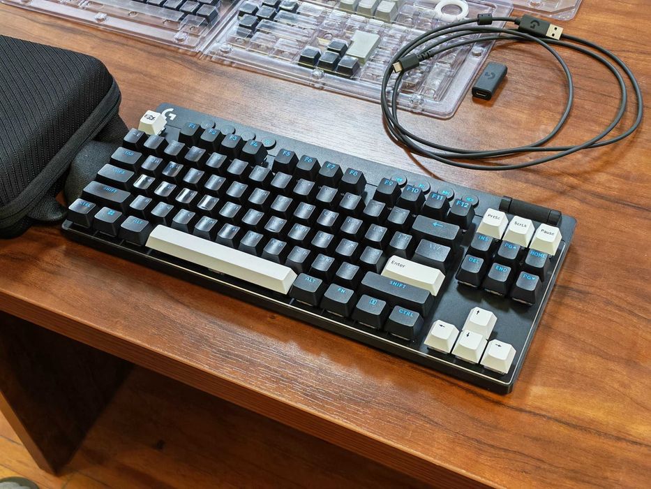 Logitech PRO X TKL LIGHTSPEED klaviatura