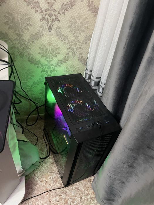 Игровой мошный компютер