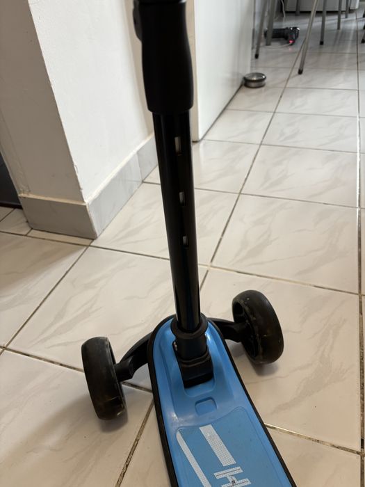 Trotinetă copii 3 roți, reglabilă, stare bună