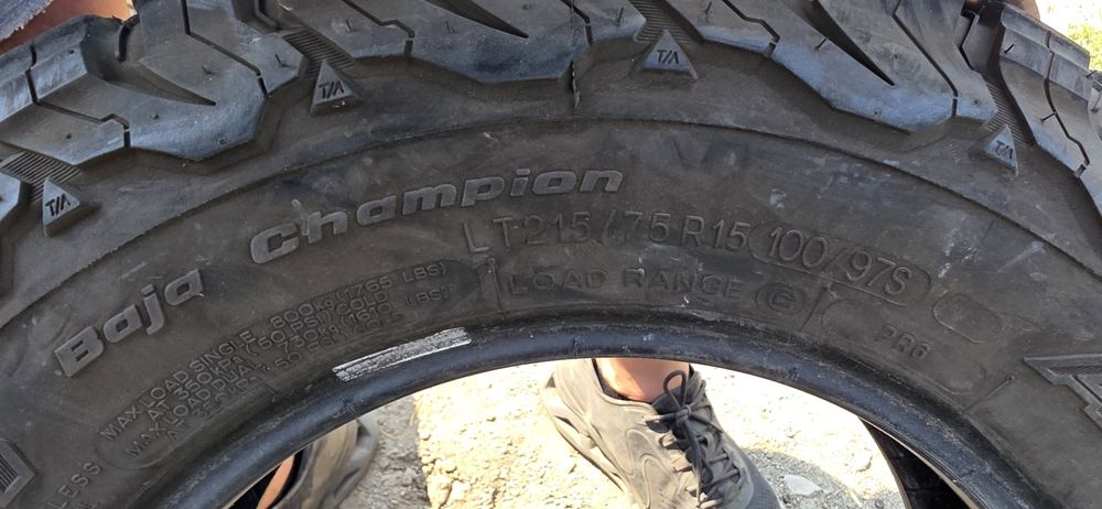 Гуми 2бр 215/75/15 - 1бр- 70 евро