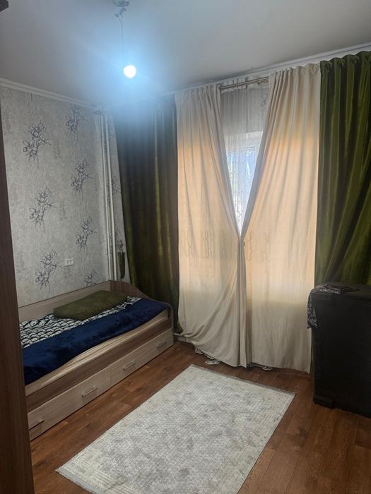 2х ком. кв.продам в 10мкр дом 10