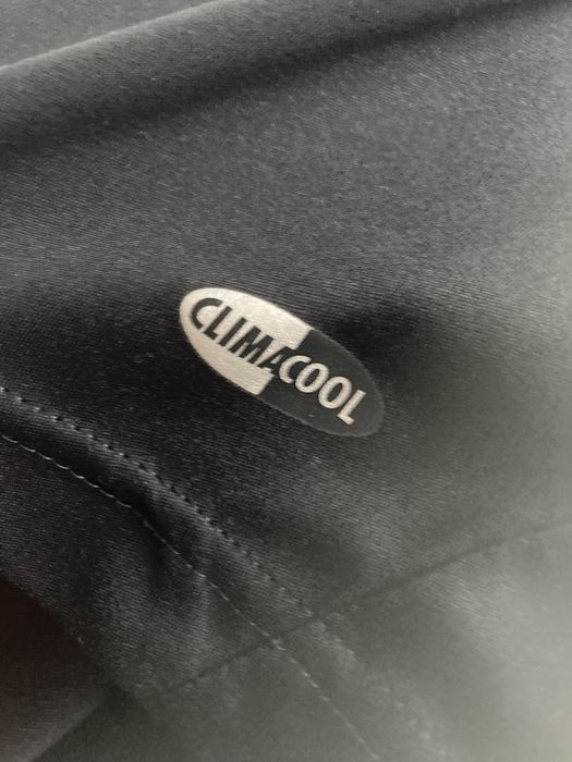 Bluza adidas masura 48 purtata o data trimit prin curier in tara