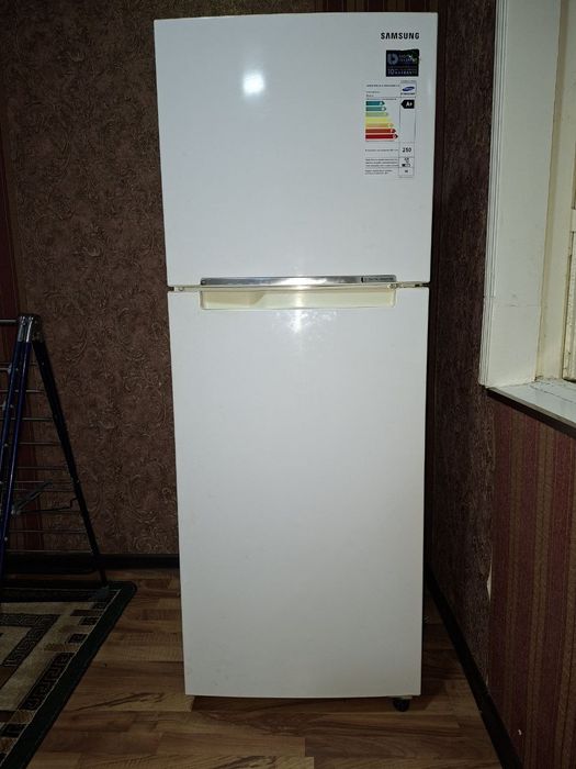 Xolodilnik SAMSUNG ikki xonali