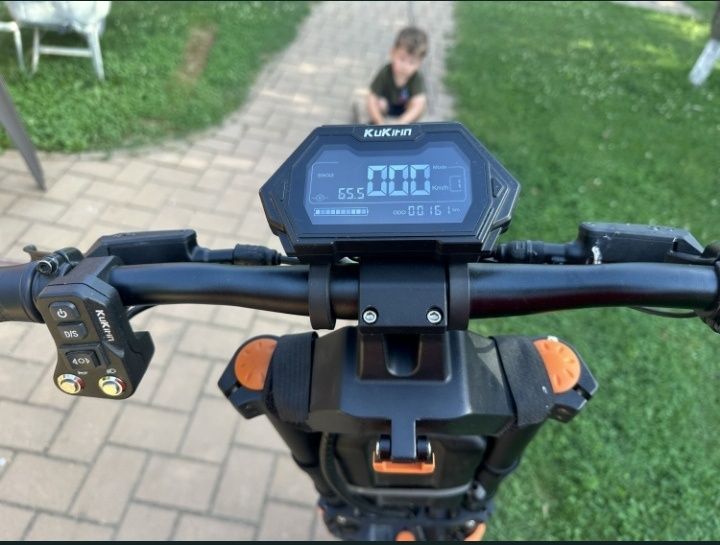 Vând g4 max foarte bună