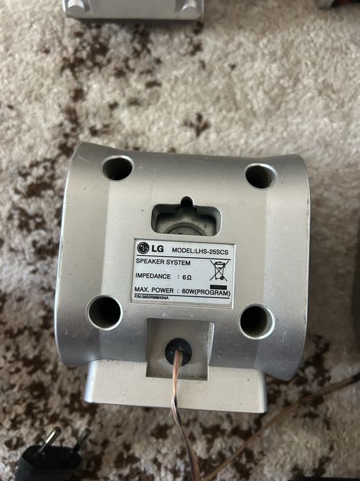 2 seturi de sateliti Pioneer 75w 6 ohmi si LG 60w 6ohm +Mp3 player/DVD