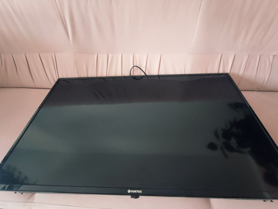 TV Smart Led  Vortex 101 cm