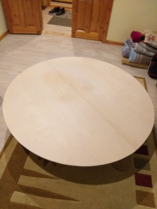 Стол круглый складной.