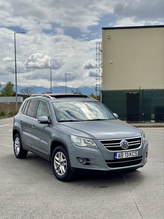 VOLKSWAGEN Tiguan