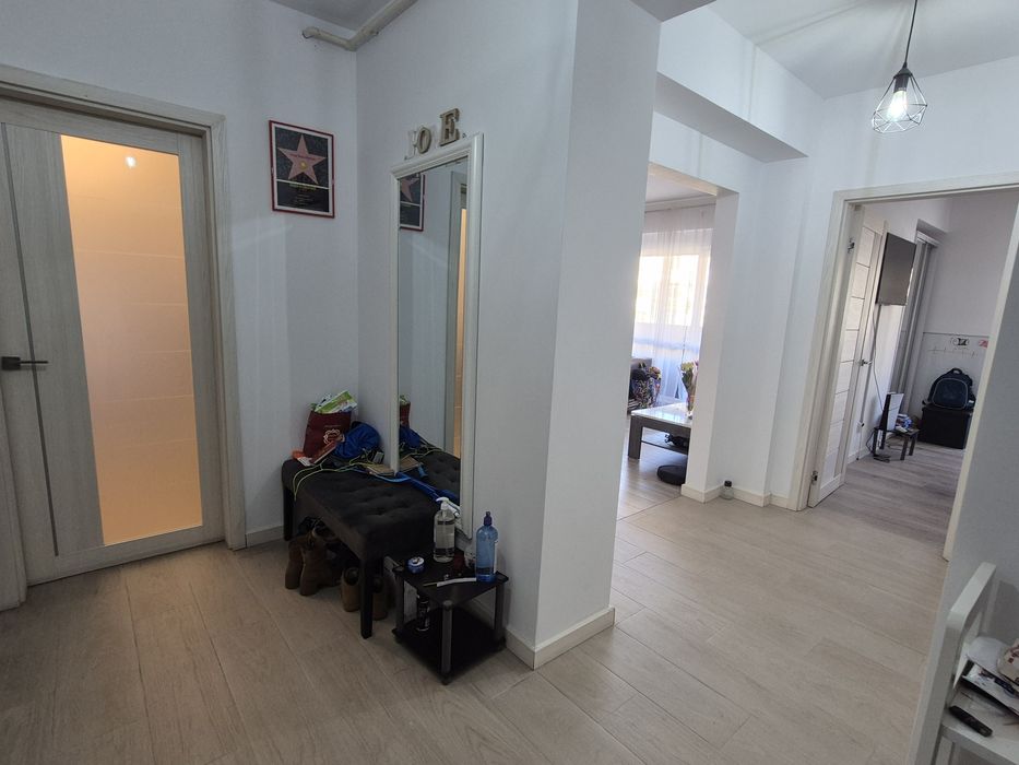 Apartament 3 camere Frații Golesti
