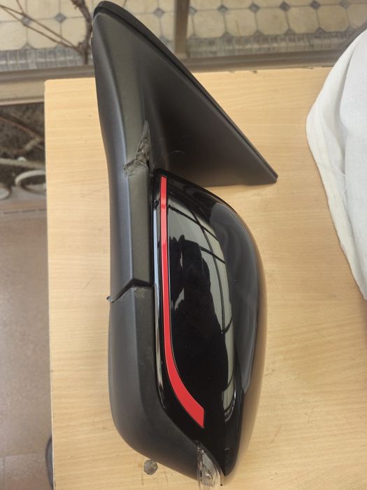 Боковой зеркало Tracker 2