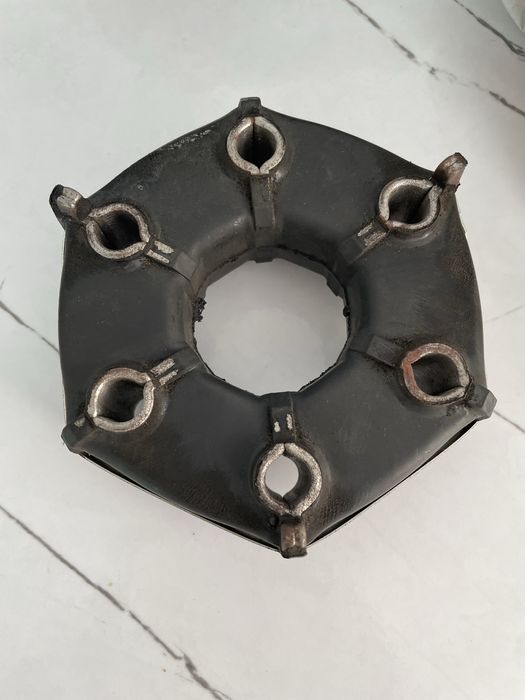 Муфта эластичная карданного вала (Нива Шевроле)