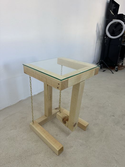 Масивна дървена “летяща” помощна маса / floating table