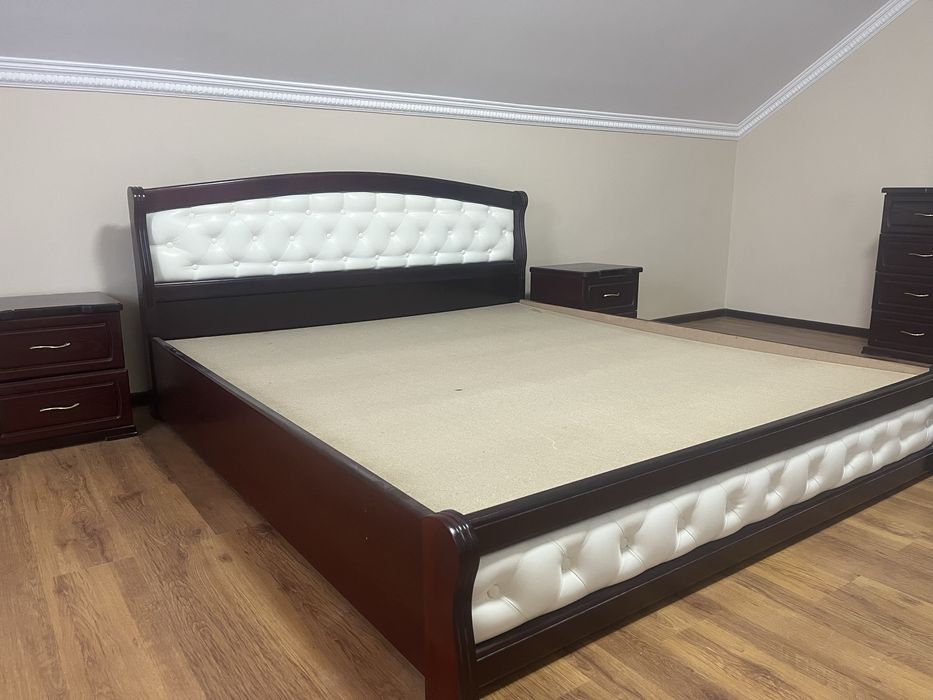 Продам спальный гарнитур