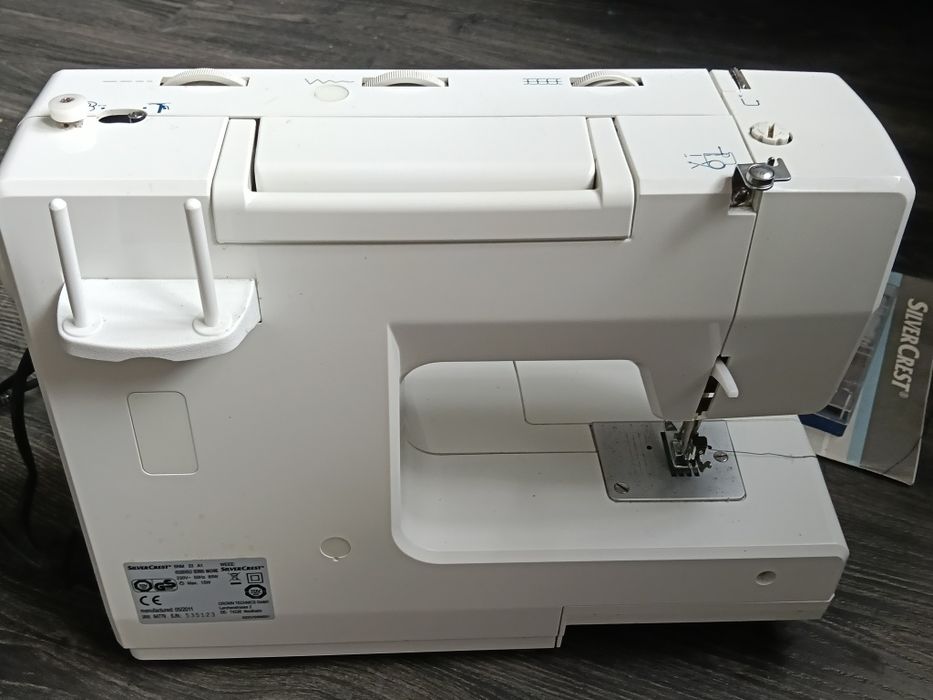 Mașina de cusut Silver Crest SNM 33A1-Ca noua(Sub 5h) cu manual și trusa accesorii.