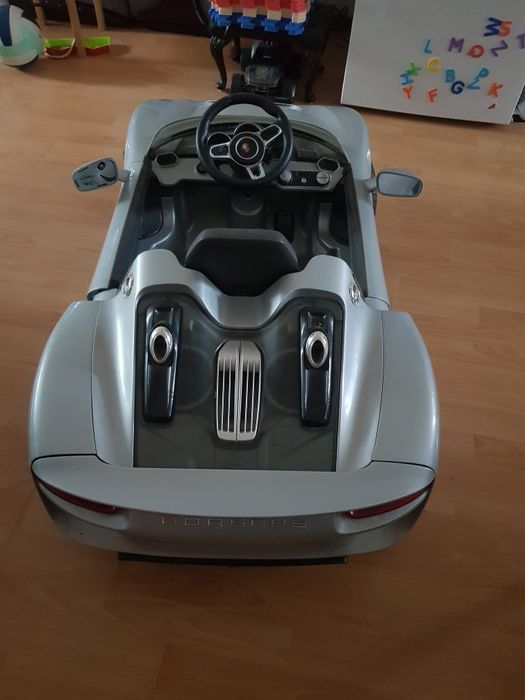 Mașinuță electrică pentru copii