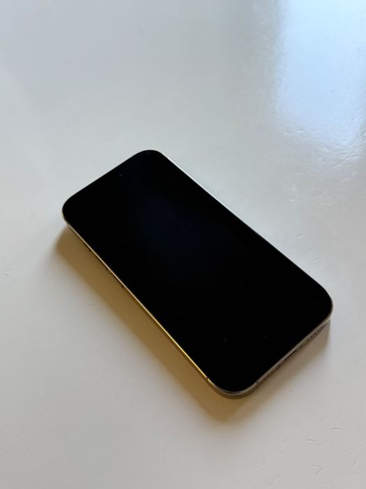 Продаю iPhone 16 pro 256Gb в идеальном состоянии