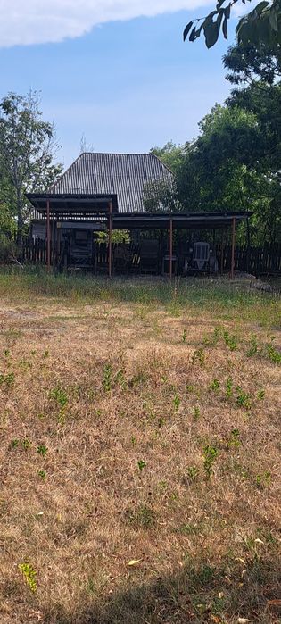 Vand teren si constructie rustica