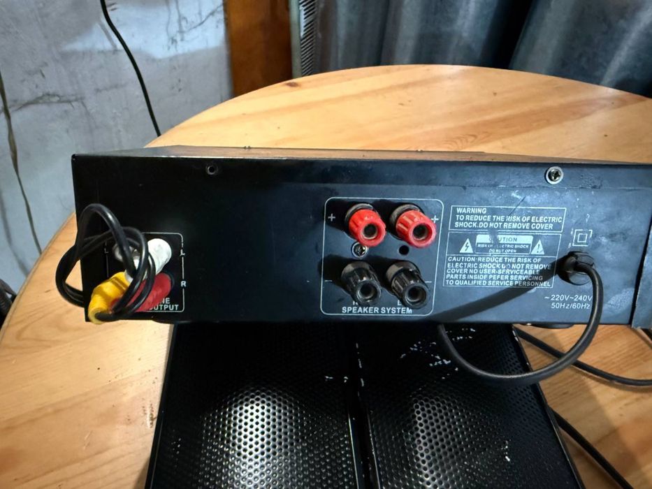 Колонки с пультом управления