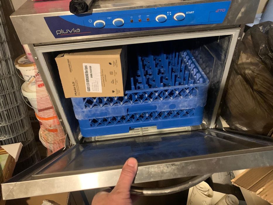 Pluvia-професионална съдомиална машинa