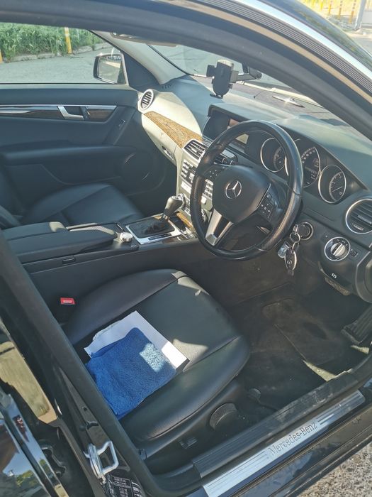Dezmembrez Mercedes w204 c-classe  2012 facelift