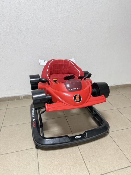 Formula Kid проходилка със звуци и играчки