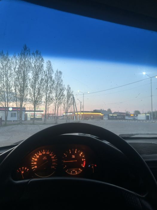 Продам е34 1993год