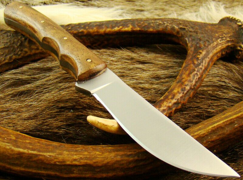 Cuțit de vânătoare din oțel 440C inoxidabil realizat manual