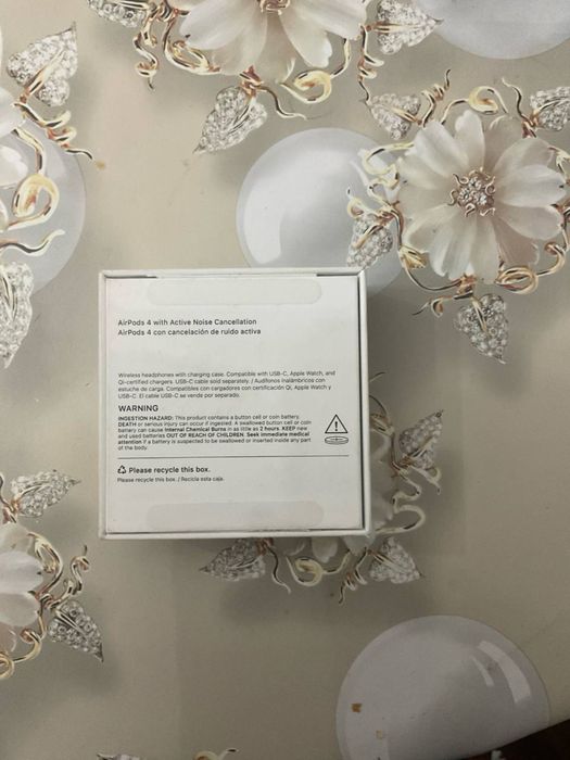 Airpods 4 с шумоподавлением оригинал новые!